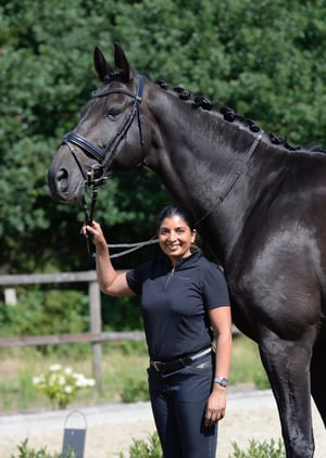 Roshni Pannirselvam Headshot